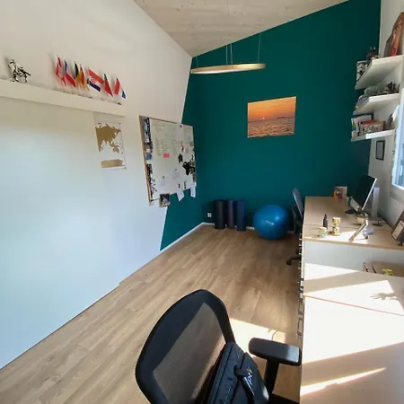 Large House With Generous Garden *